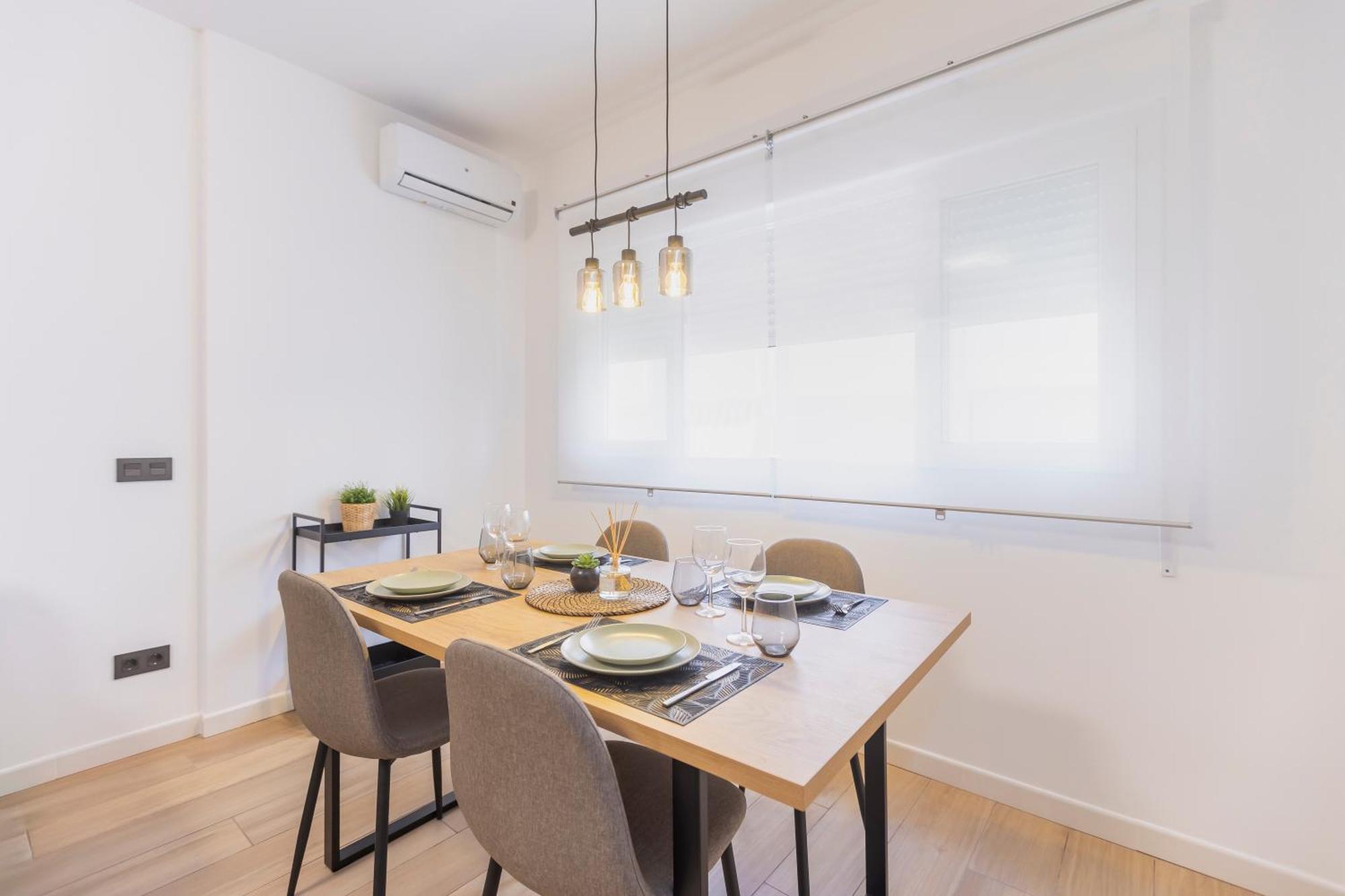 Fully Renovated Apartment In The Heart Of Fuengirola, 2 Min Walk To The Beach Exteriör bild