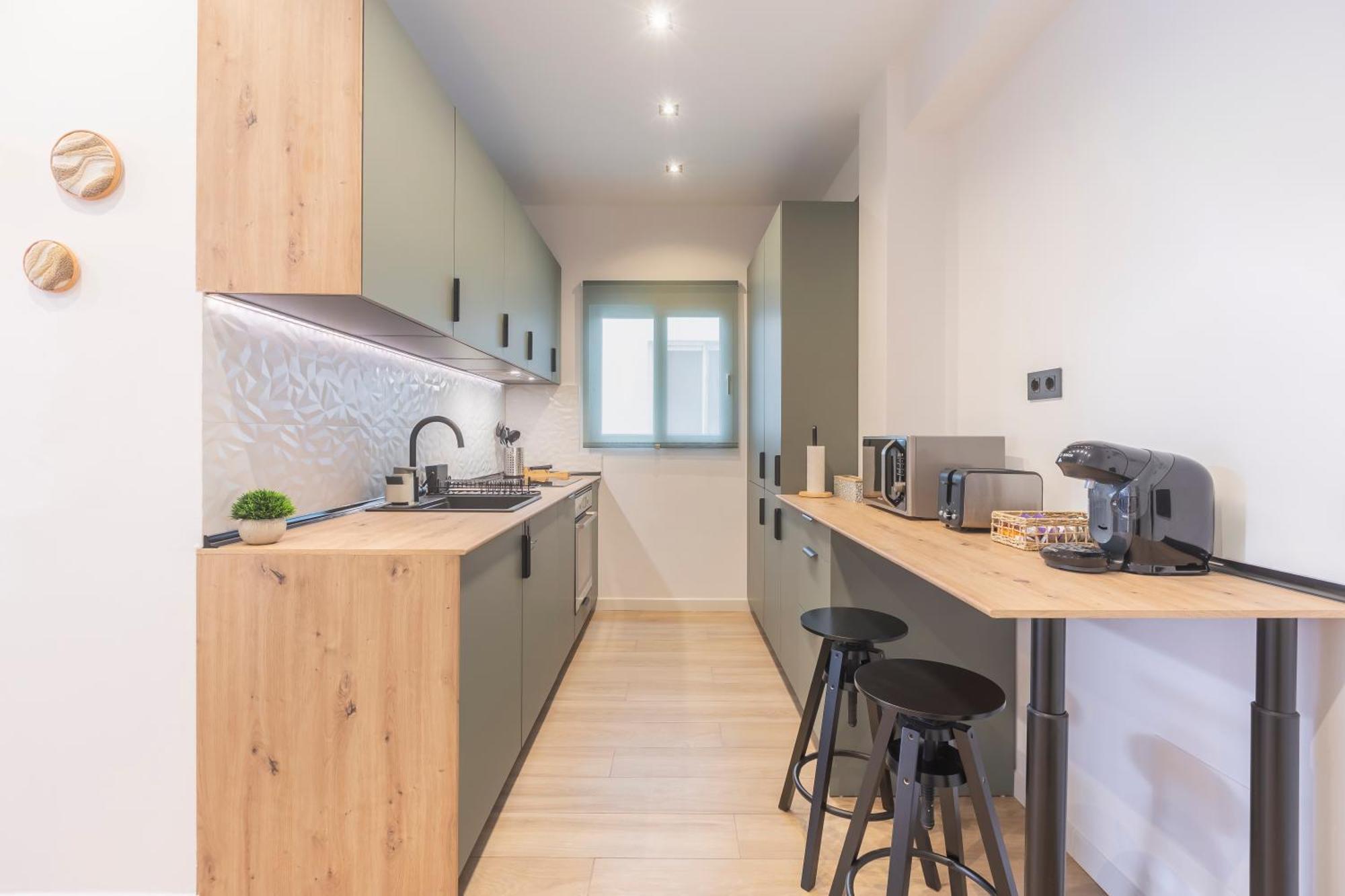 Fully Renovated Apartment In The Heart Of Fuengirola, 2 Min Walk To The Beach Exteriör bild